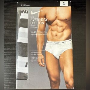Nike Everyday Cotton Briefs - Black and White